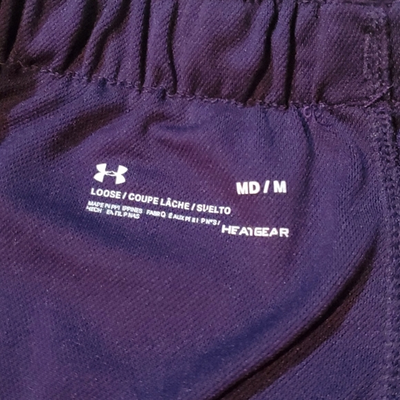 Loose purple underarmour shorts - Picture 2 of 2
